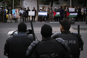 تجمع مقابل سفارت اردن