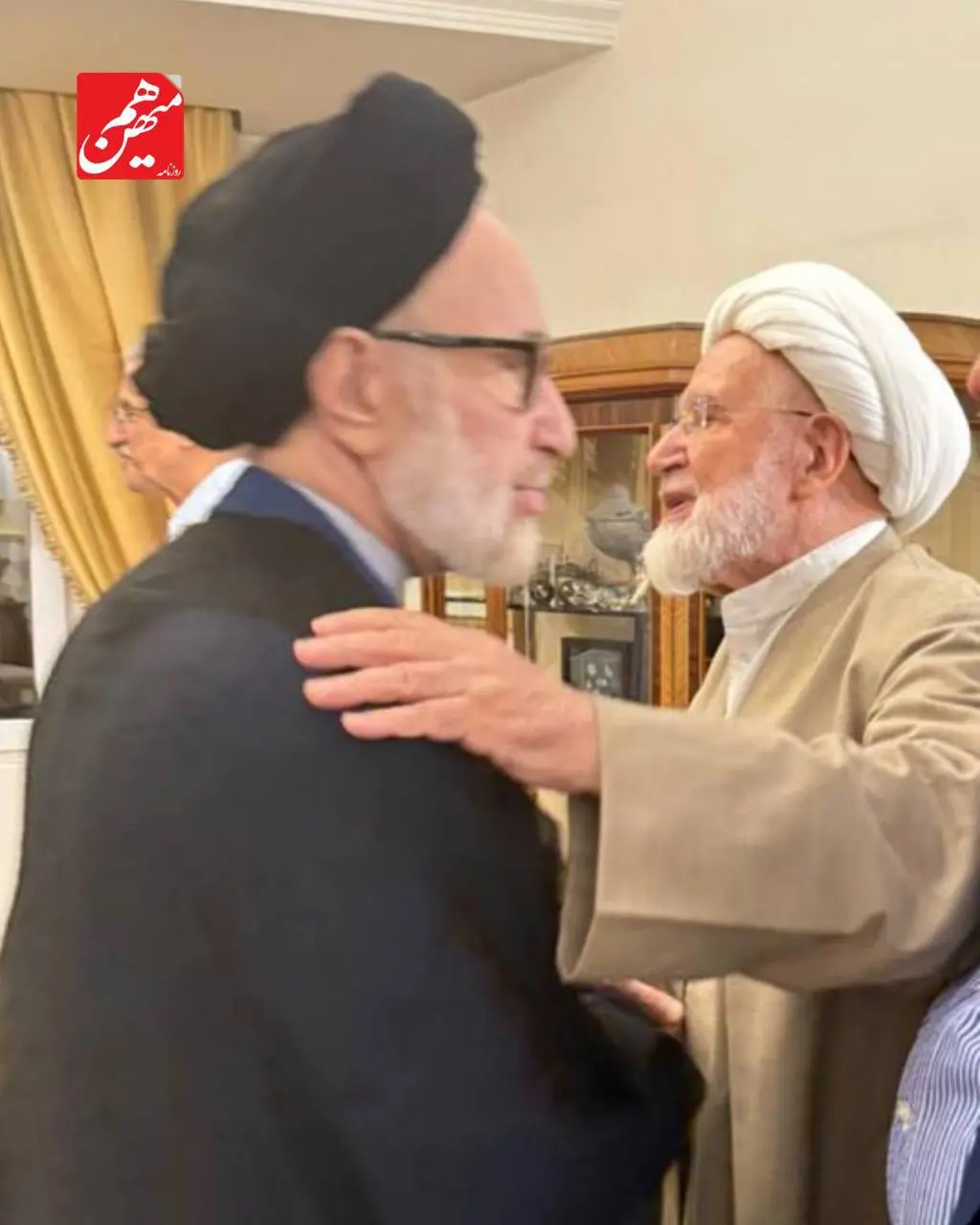 دیدار چهره‌های روحانی و سیاسی در منزل کرباسچی