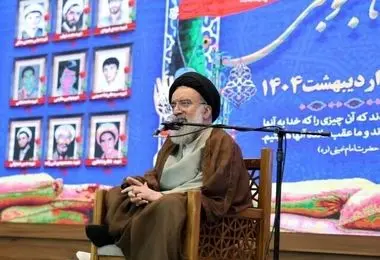 احمد خاتمی: ترامپ نامه می‌نویسد و می‌گوید، یا مذاکره و یا بمباران اما ایران مذاکره را انتخاب می‌کند