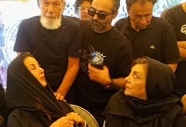 خاکسپاری محمدعلی تبریزیان (همایون) در ظهر جانگداز تهران/ پوری بنایی و گیتی ساعتچی و رفیع مددکارتی هم آمدند/ تصاویر