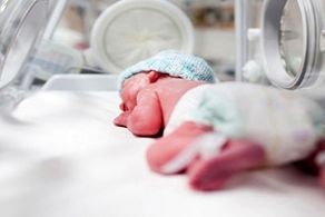 اتفاق جالب؛ انتقال نوزاد بیمار با جت فالکون+عکس
