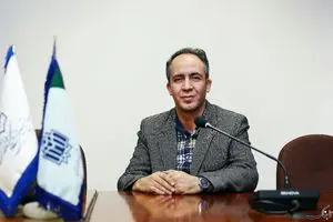 در سه سال اخیر بانک مرکزی دلار بازار آزاد را نپذیرفته و جملاتی نظیر تلگرامی یا غیر واقعی بودن را مطرح می‌کند