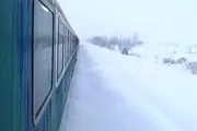 عکس پربازدید و تکان‌دهنده از داخل قطار یخ‌زده تهران-مشهد/ببینید