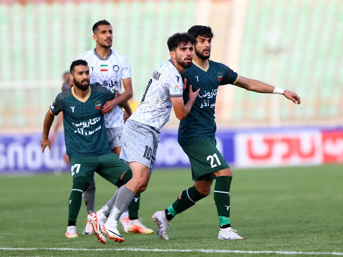 این اتفاق نادر و عجیب فقط در فوتبال ایران دیده شد! +عکس