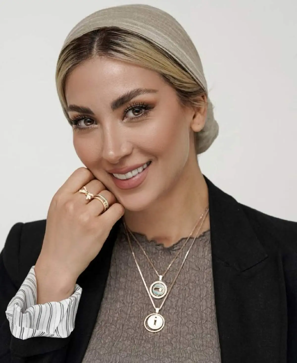 مسابقه مدلینگ فریبا نادری با مینا مختاری زن بهرام رادان/ تصاویر غافلگیرکننده