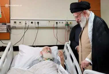 عیادت رهبر انقلاب از آیت الله نوری همدانی