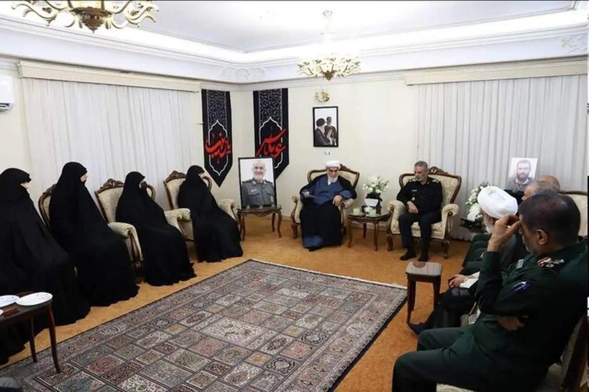 حضور رئیس دفتر رهبری انقلاب در منزل سردار سلامی