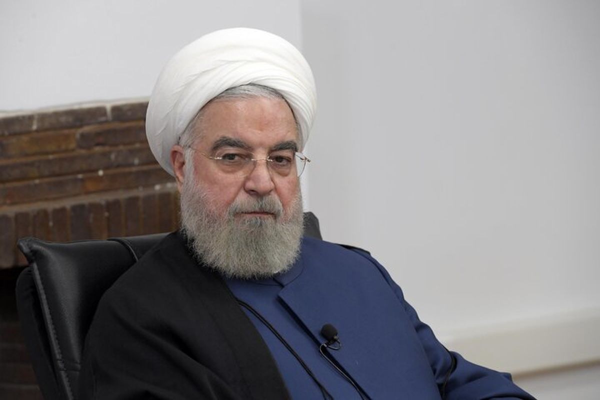 لوح تقدیر احمد جنتی برای دکتر روحانی 