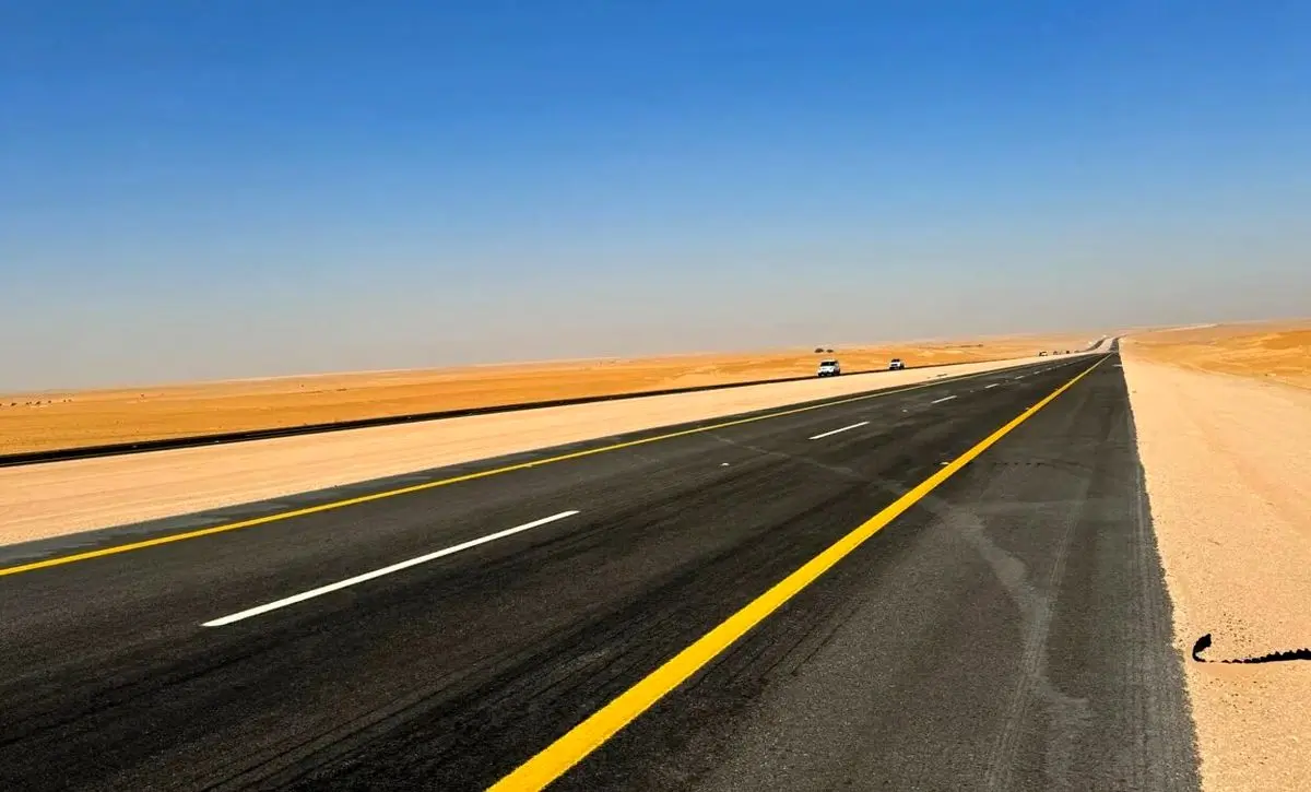 بن سلمان غوغا کرد| بزرگراهی به طول ۲۶۵ کیلومتر در عربستان، بدون هیچ پیچی به چپ یا راست + عکس