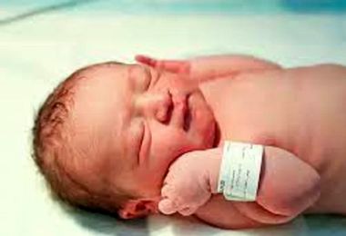 نوزاد وحشتناکی با یک دم 12 سانتی واقعی به دنیا آمد/ عکس