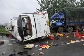 برخورد کامیون با اتوبوس ۱۱ کشته و ۱۹ زخمی برجای گذاشت!