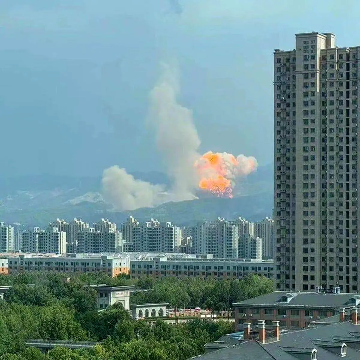 موشک چینی هنگام آزمایش سقوط کرد + عکس 