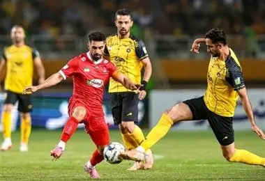پنالتی پرسپولیس مقابل سپاهان سوخت؟/ صحنه مشکوک را ببینید