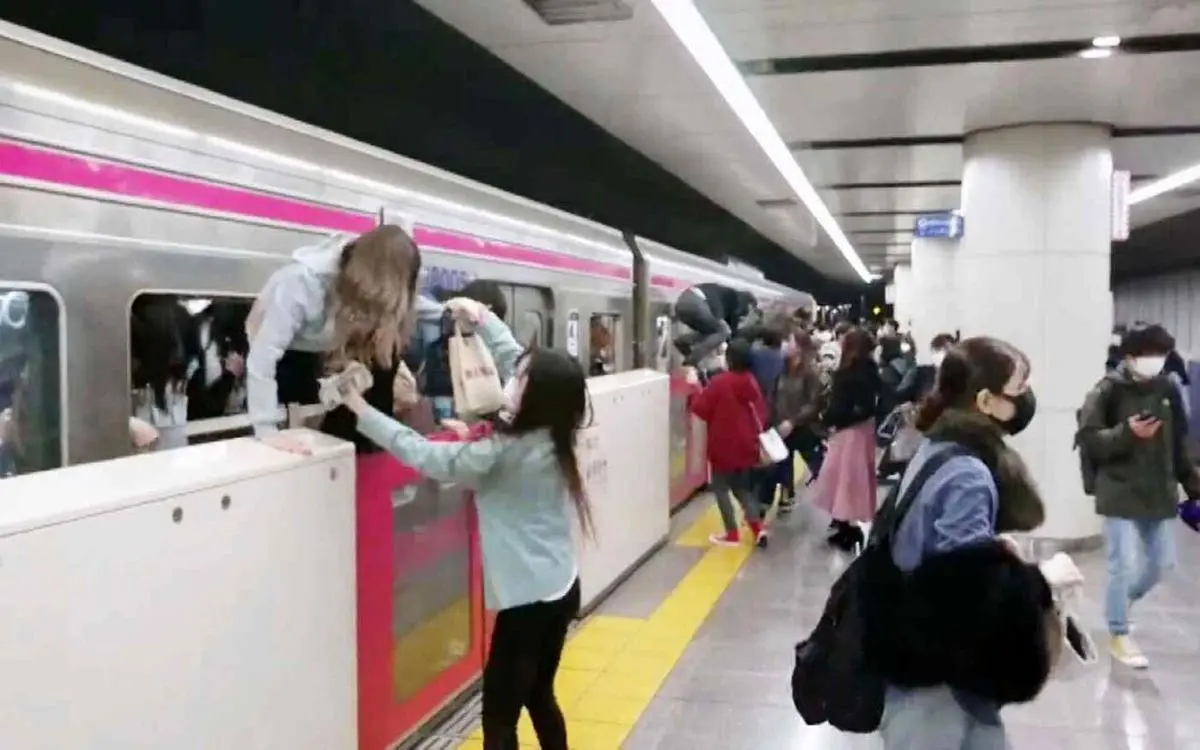 اتفاق عجیب در ژاپن/ تبدیل مترو به صحنه جنایت!