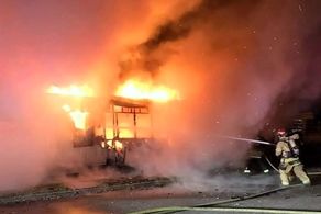 تاکنون ۱۵ نفر در آتش سوزی خیابان مولوی مصدوم شدند