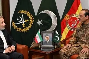 دیدار وزیر امور خارجه با فرمانده ارتش پاکستان
