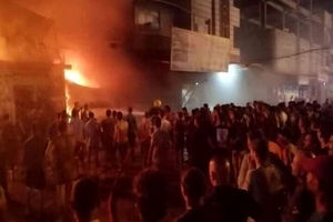 ‌مهار کامل آتش در هتل کوثر تهران