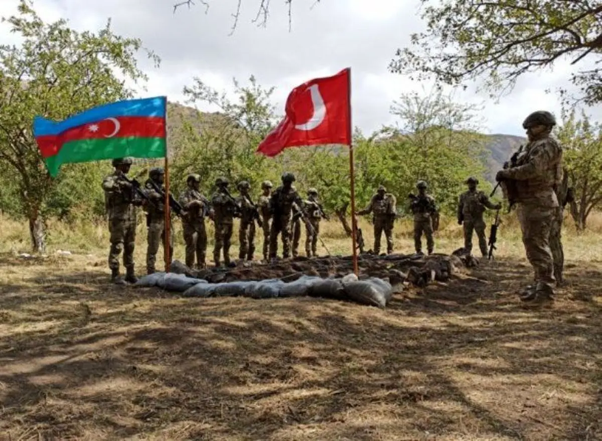 مانور نظامی بزرگ در نزدیکی مرز ایران آغاز شد!+جزییات