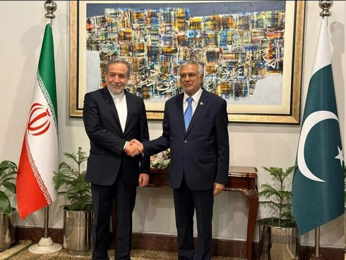استقبال وزیر خارجه پاکستان از عراقچی