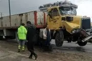 تصادف هولناک کامیون و پژو در گیلان/۳ کشته و ۲ مصدوم
