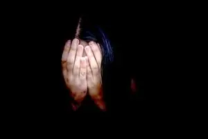 زن جوان: مرد همسایه با نگاه‌های هوس‌آلود به خانه‌مان آمد و...