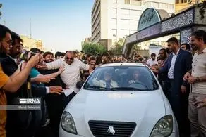 سعید جلیلی با چه ماشینی به وزارت کشور رفت + عکس 