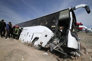 واژگونی هولناک اتوبوس در جاده کمربندی شهر یزد