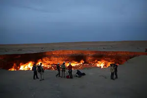 «دروازه جهنم» درحال بسته شدن است/ گودال مرموزی که همچنان جان می‌گیرد!