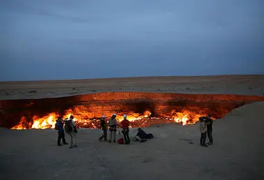 «دروازه جهنم» درحال بسته شدن است/ گودال مرموزی که همچنان جان می‌گیرد!