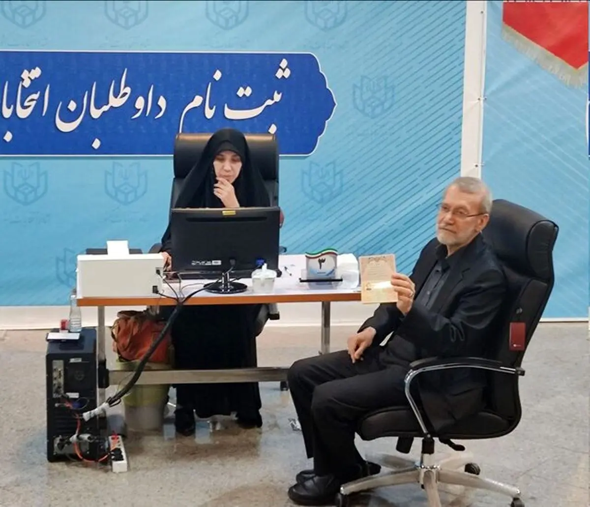لاریجانی تاکسی‌های اینترنتی را هم به ادبیات سیاسی ایران افزود  