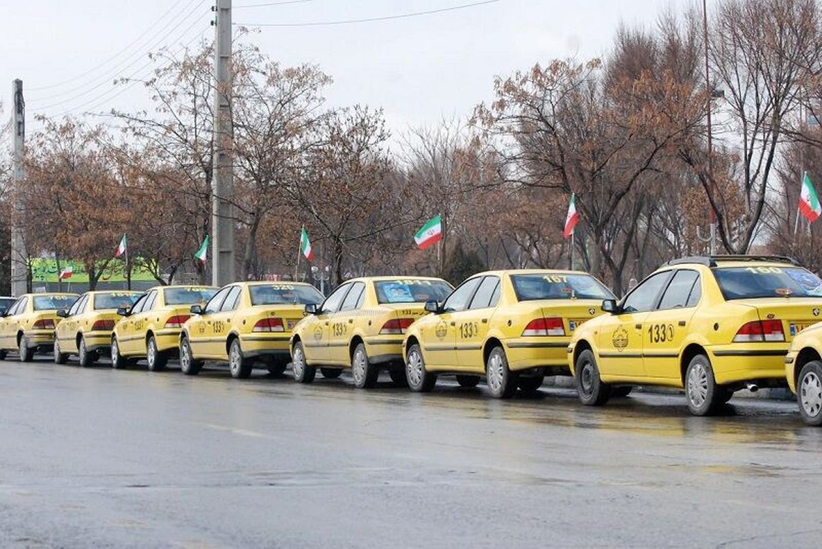 تزئینات عجیب و غریب داخل ماشین این راننده تاکسی+ عکس