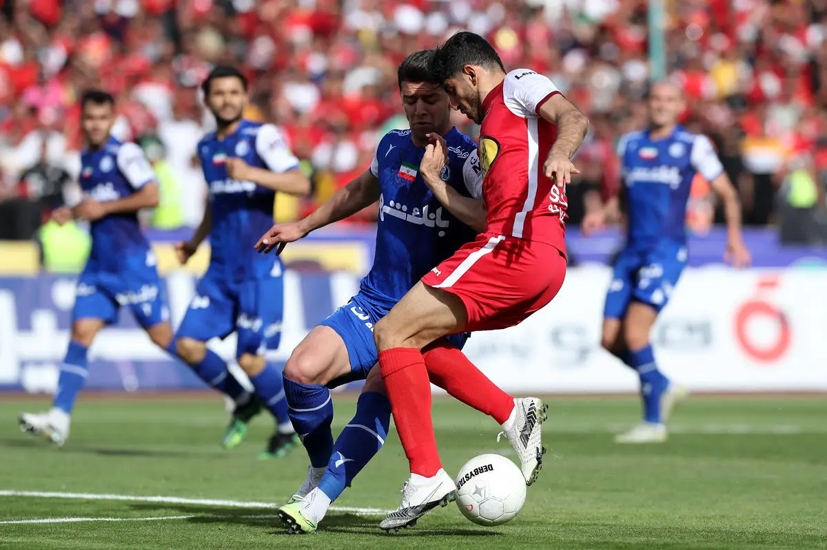 جنگ دربی میان استقلال و پرسپولیس بالا گرفت!