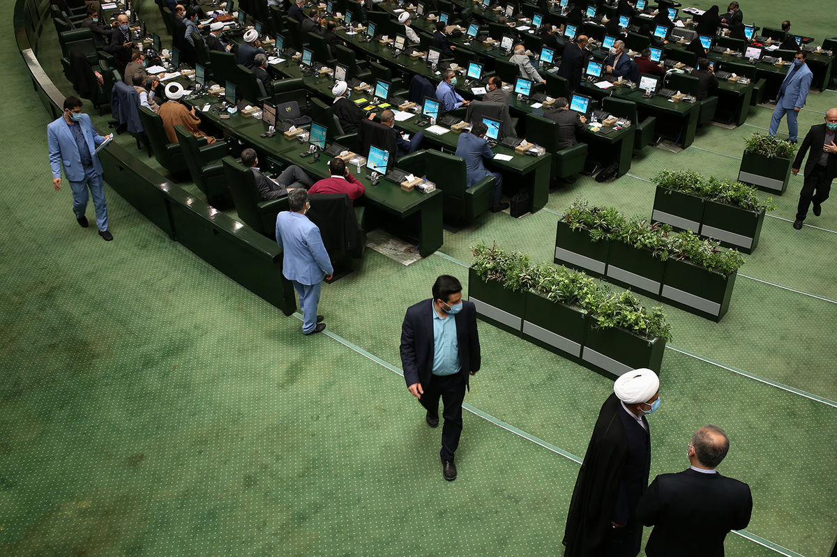 شأن ایرانی بالاتر از سوار شدن به ارابه مرگ ۱۸۰میلیونی است