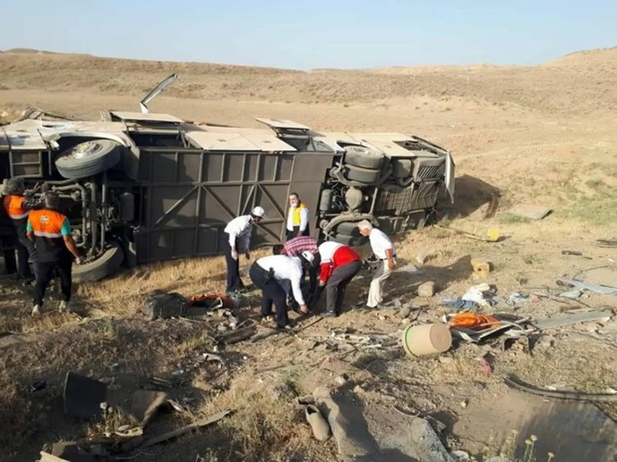 خبر فوری، واژگونی اتوبوس مسافران عراقی در ایران/ علت واژگونی اتوبوس زائران عراقی اعلام شد!