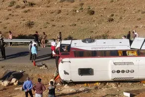 خبر فوری، اتوبوس گردشگران با ۳۶ مسافر واژگون شد!