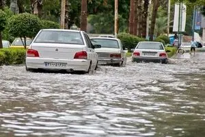 آبگرفتگی معابر شهر ایوان در استان ایلام در پی بارش‌ شدید + ببینید 