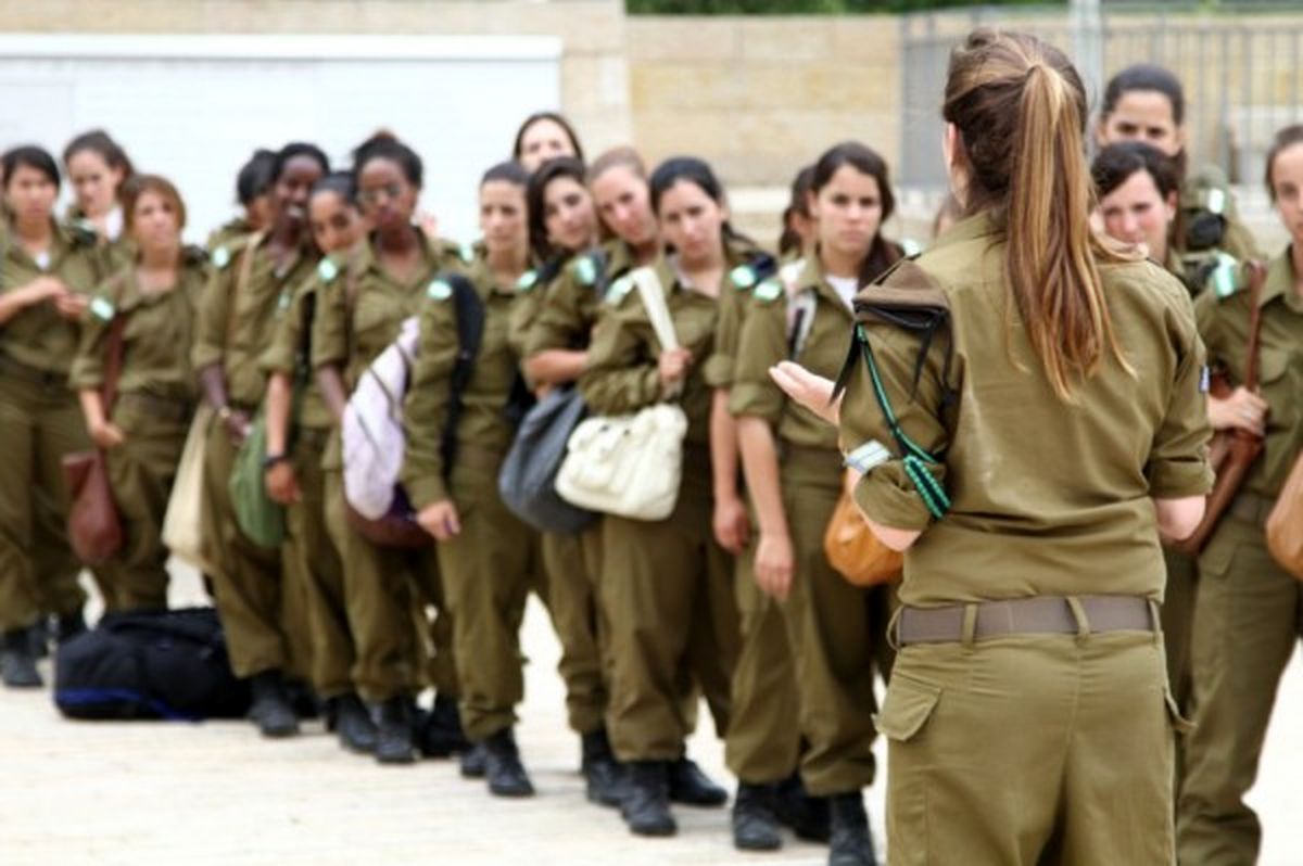 سربازی رفتن زنان در کدام کشورها اجباری است؟ 