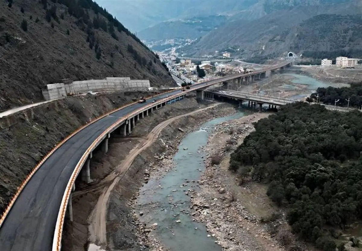 انسداد این جاده تا ۳۰ آذرماه ادامه داد