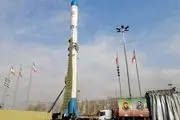 نمایش ماهواره‌بر سفیر امید در میدان آزادی