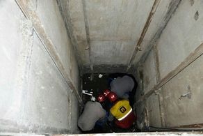 سقوط به چاهک آسانسور جان کارگر ساختمان را گرفت! + عکس