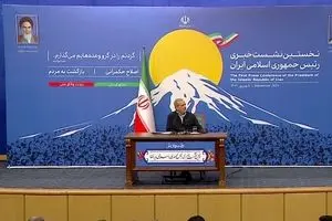 خبرنگار: مجبور شدم کوچه پس کوچه‌ها را رد کنم تا گیر گشت ارشاد نیفتم /پزشکیان: مگر هنوز برخورد می کنند؟