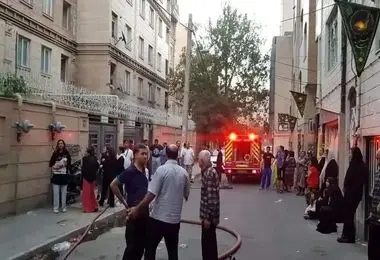 آتش سوزی وسیع در مجتمع مسکونی ۶۰ واحدی در منطقه ۱۴ تهران/ تصاویر