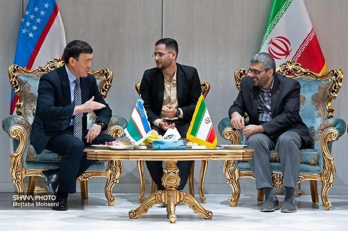 ظاهر عجیب این مقام دولتی ایران در یک دیدار رسمی+عکس