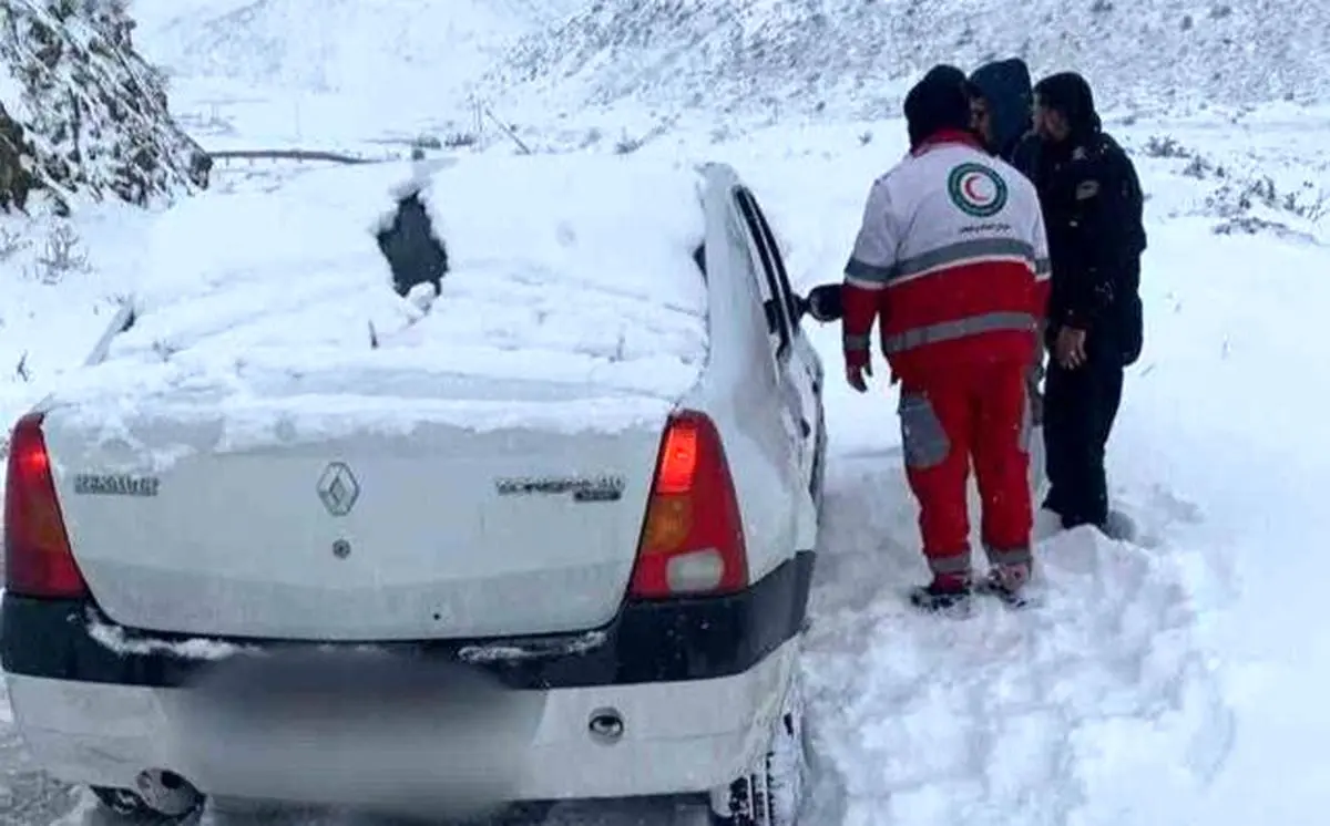 گرفتاری حدود ۸۰۰۰ نفر در برف و کولاک در نقاط مختلف کشور