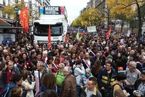 پاریس به خشونت کشیده شد+عکس