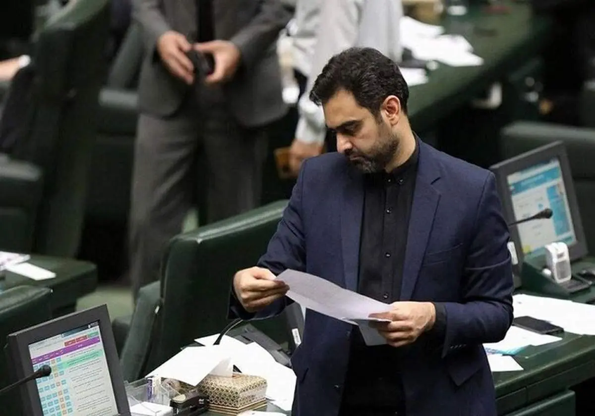 مسئولین ارشد نظام و خدمتگزاران را جاسوس خطاب می‌کنند و با آنها برخورد نمی‌شود