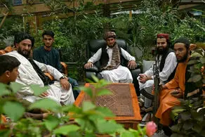 نیروهای طالبان در خانه مجلل ژنرال فراری مستقر شدند!+ فیلم