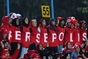 شعار تند بانوان پرسپولیسی علیه مدیریت باشگاه پرسپولیس در آزادی