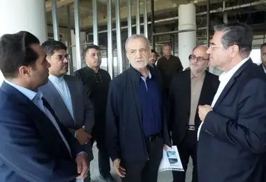 پزشکیان از روند احداث بیمارستان ۴۵۰ تخت‌خوابی شهید بهشتی ارومیه بازدید کرد