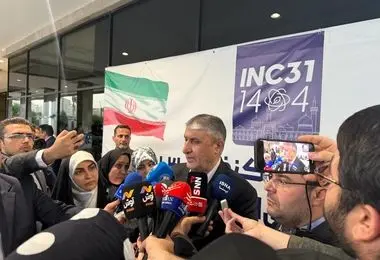 بازدید رییس سازمان انرژی اتمی از نمایشگاه دستاوردهای تخصصی صنعت هسته‌ای ایران در مشهد 